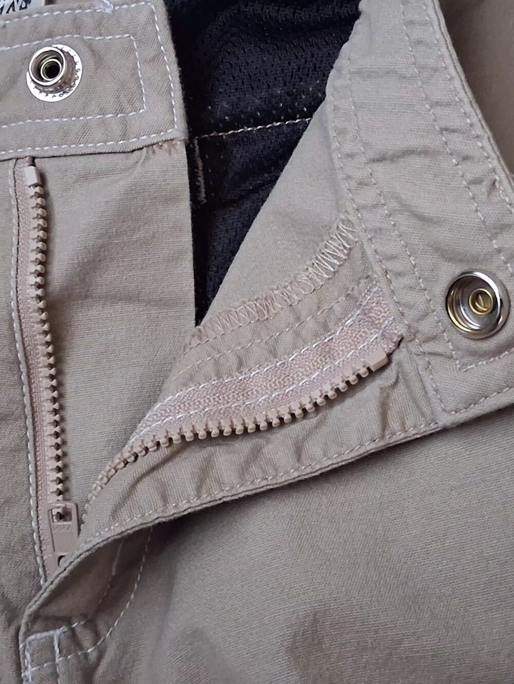 PrAna Cargo Capris L khaki twill Never Worn - Picture 4 of 9
